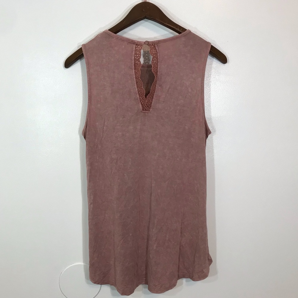 Gimmick lace embroidered tank top - Picture 4 of 5